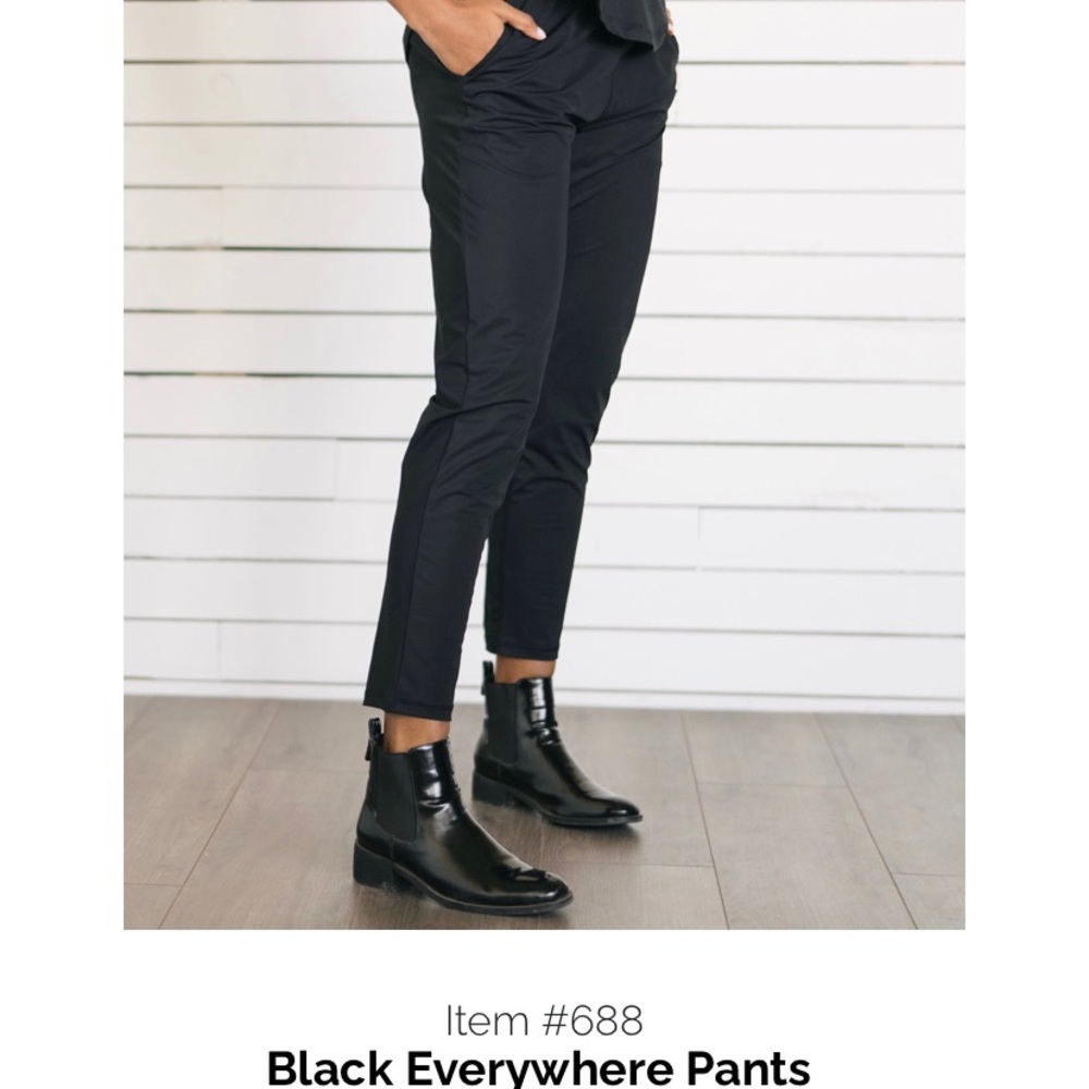 ZYIA everywhere pants. Brand new